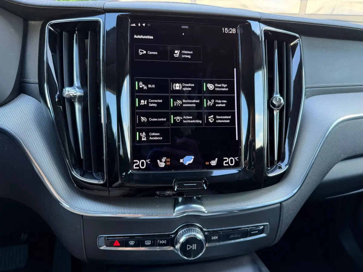2.0 Recharge T6 AWD Inscription | Pano | Surround View | Trekhaak | Dealer Ond.