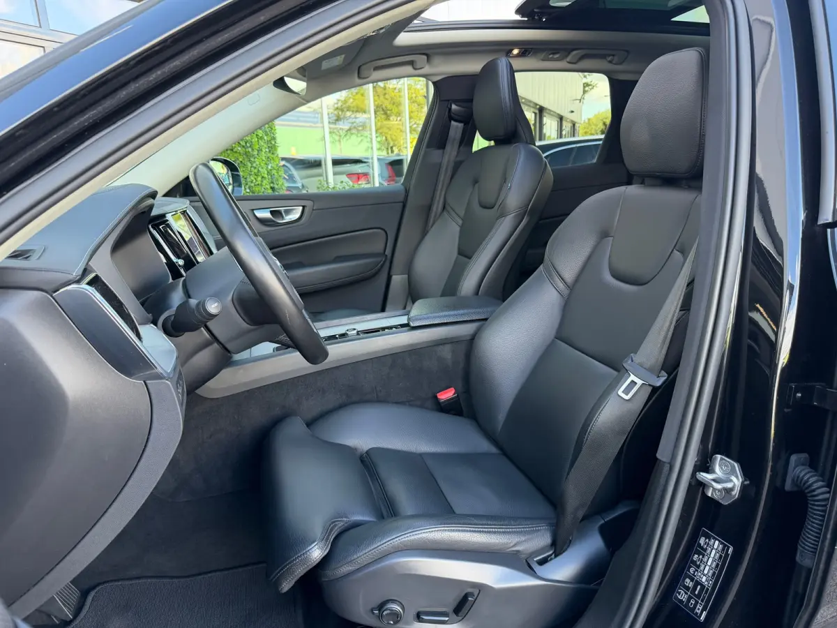 2.0 Recharge T6 AWD Inscription | Pano | Surround View | Trekhaak | Dealer Ond.