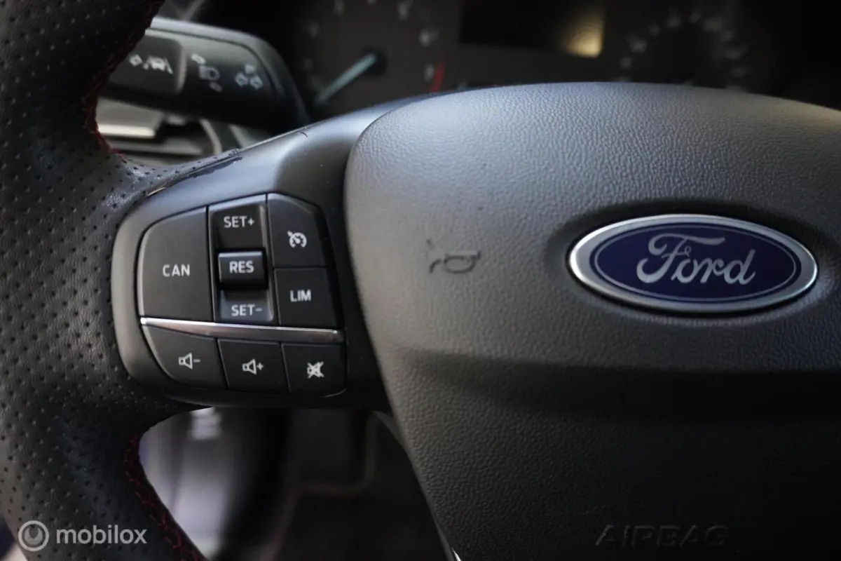 1.0 EcoBoost Hybrid ST-Line X