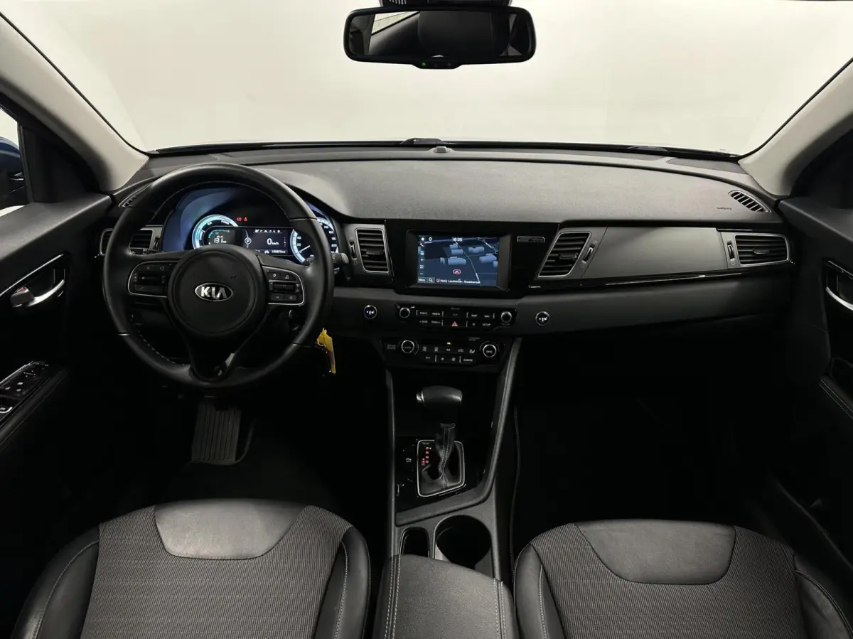 1.6 GDi Hybrid ExecutiveLine CAMERA NAVI ECC TREKHAAK CRUISE CARPLAY.