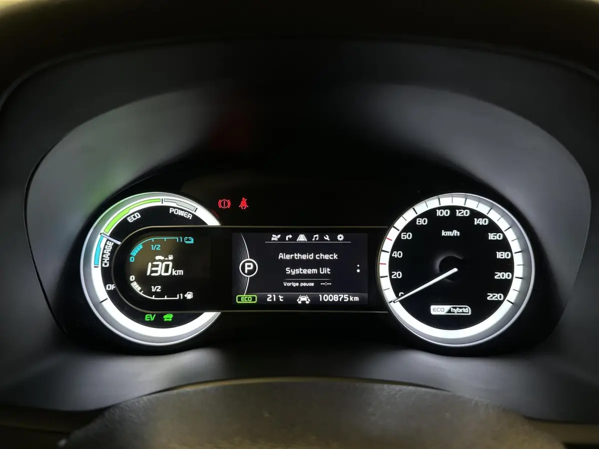 1.6 GDi Hybrid ExecutiveLine CAMERA NAVI ECC TREKHAAK CRUISE CARPLAY.