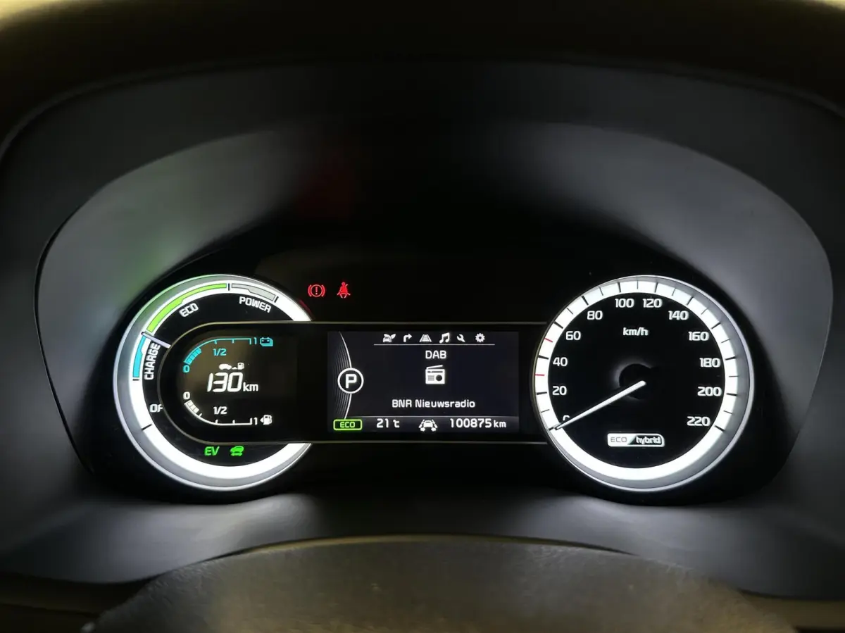 1.6 GDi Hybrid ExecutiveLine CAMERA NAVI ECC TREKHAAK CRUISE CARPLAY.