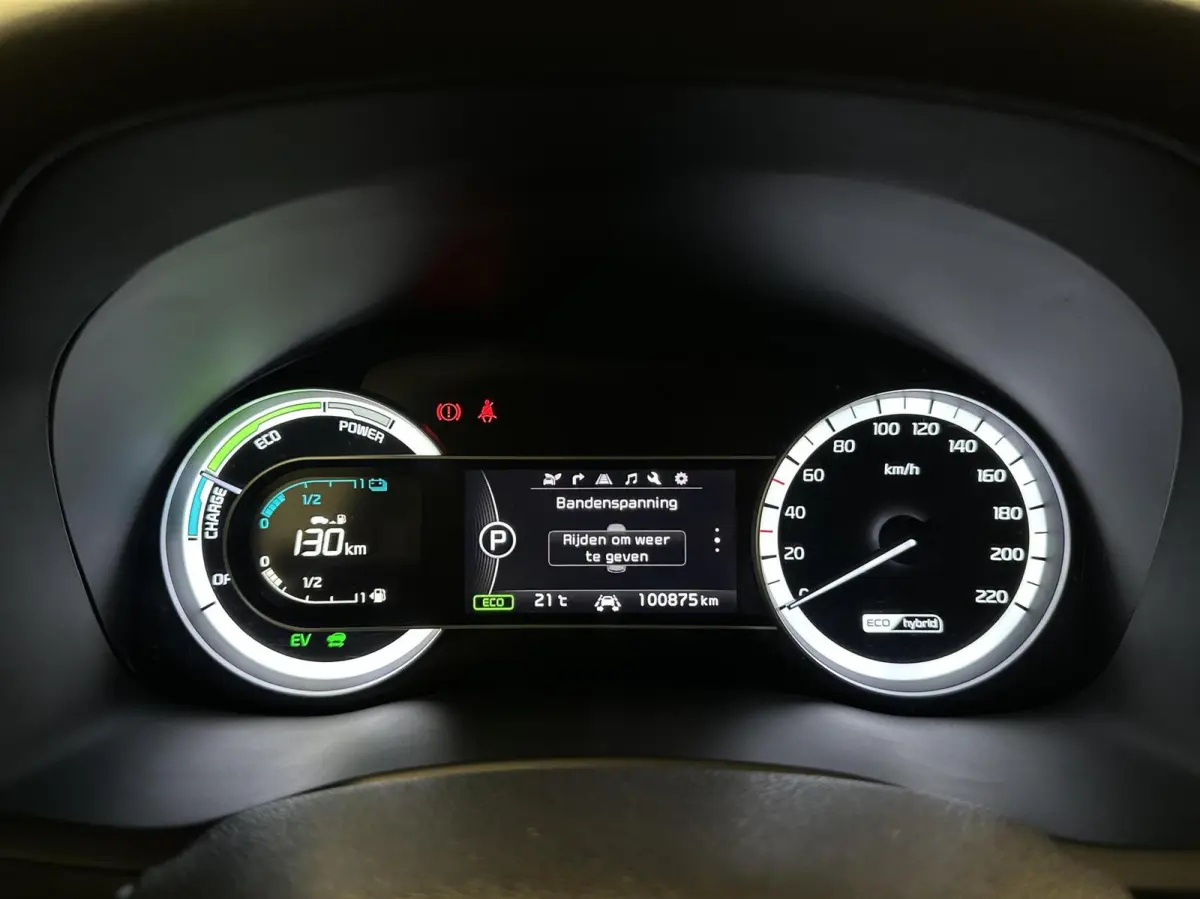 1.6 GDi Hybrid ExecutiveLine CAMERA NAVI ECC TREKHAAK CRUISE CARPLAY.