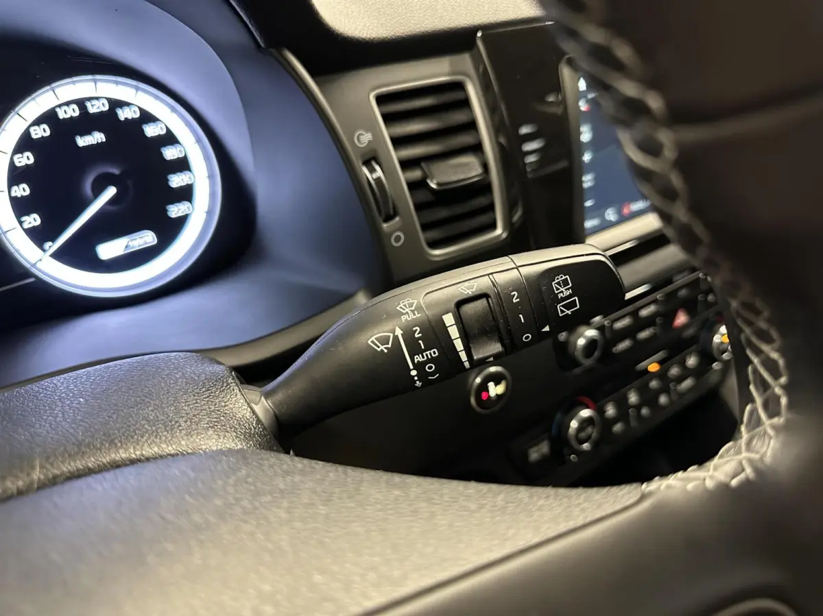 1.6 GDi Hybrid ExecutiveLine CAMERA NAVI ECC TREKHAAK CRUISE CARPLAY.