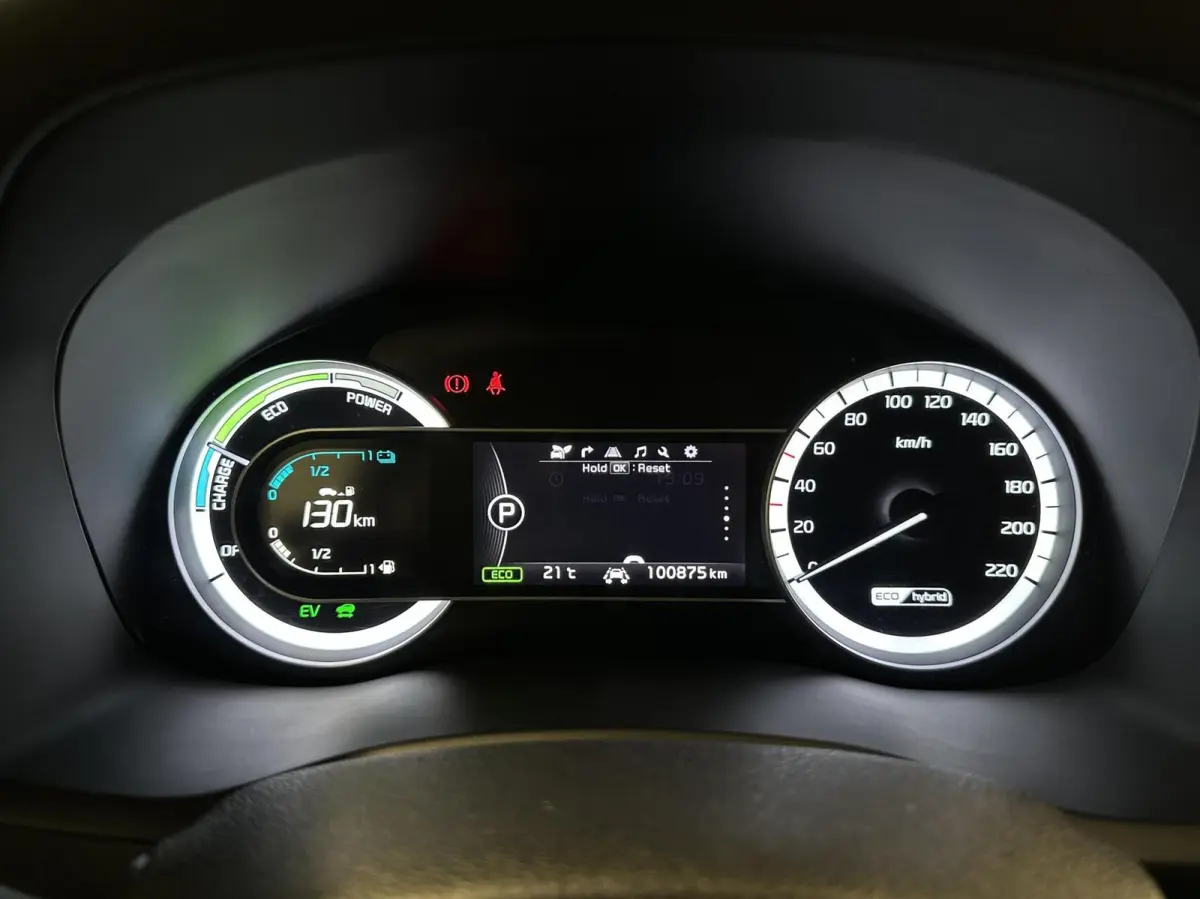 1.6 GDi Hybrid ExecutiveLine CAMERA NAVI ECC TREKHAAK CRUISE CARPLAY.
