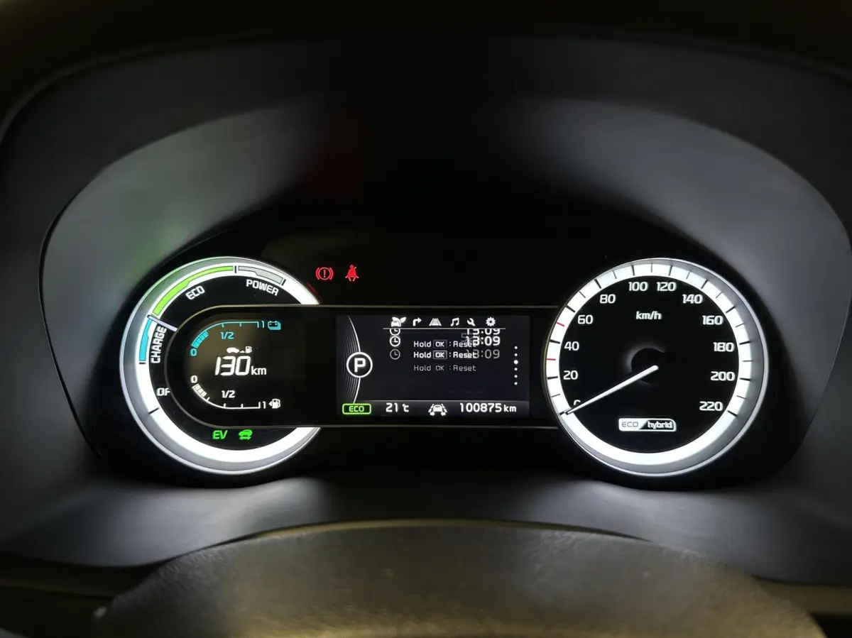 1.6 GDi Hybrid ExecutiveLine CAMERA NAVI ECC TREKHAAK CRUISE CARPLAY.