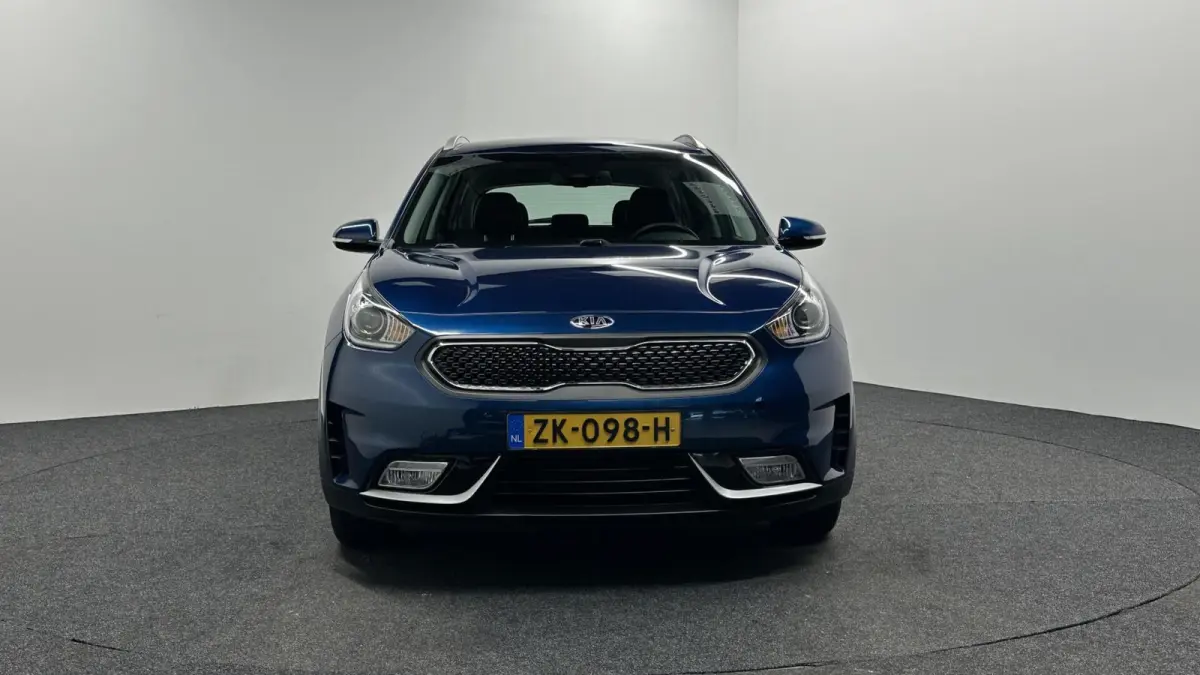 1.6 GDi Hybrid ExecutiveLine CAMERA NAVI ECC TREKHAAK CRUISE CARPLAY.