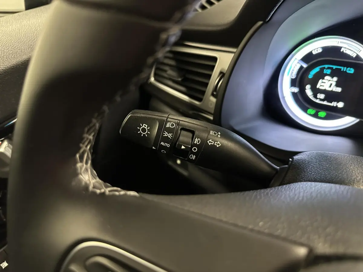 1.6 GDi Hybrid ExecutiveLine CAMERA NAVI ECC TREKHAAK CRUISE CARPLAY.