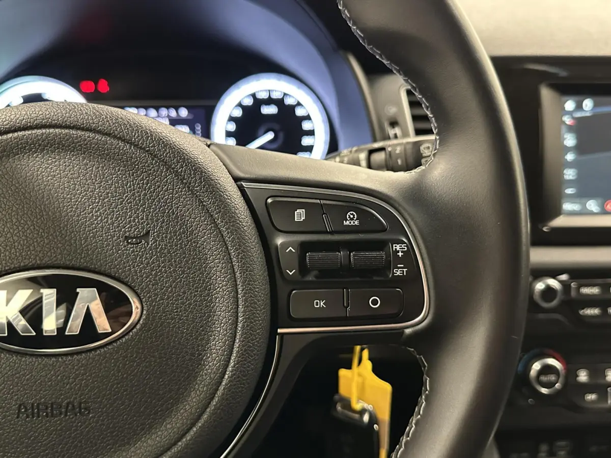 1.6 GDi Hybrid ExecutiveLine CAMERA NAVI ECC TREKHAAK CRUISE CARPLAY.