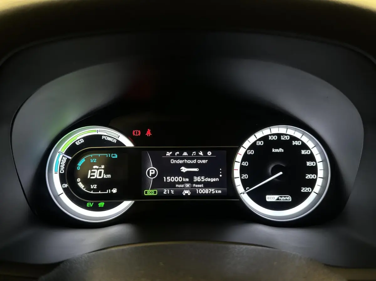 1.6 GDi Hybrid ExecutiveLine CAMERA NAVI ECC TREKHAAK CRUISE CARPLAY.