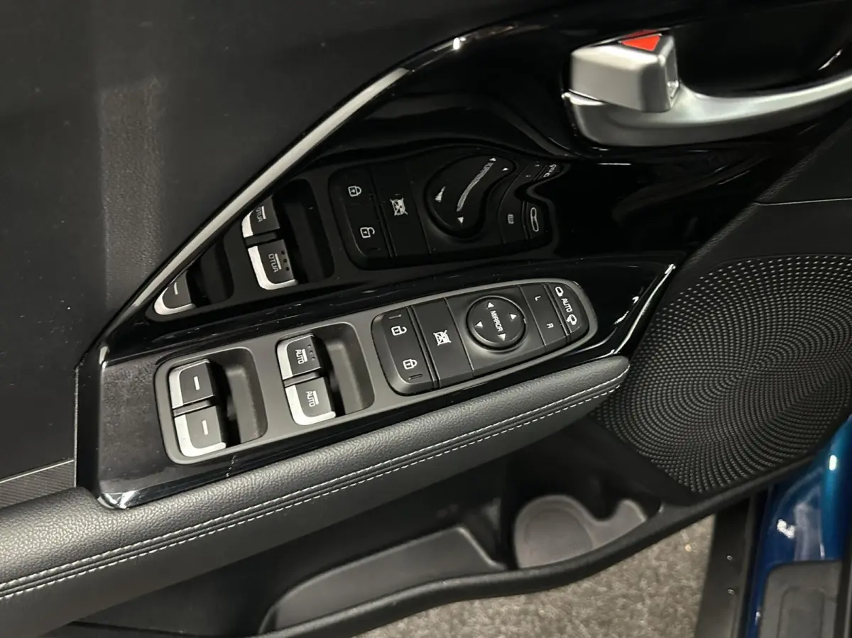 1.6 GDi Hybrid ExecutiveLine CAMERA NAVI ECC TREKHAAK CRUISE CARPLAY.