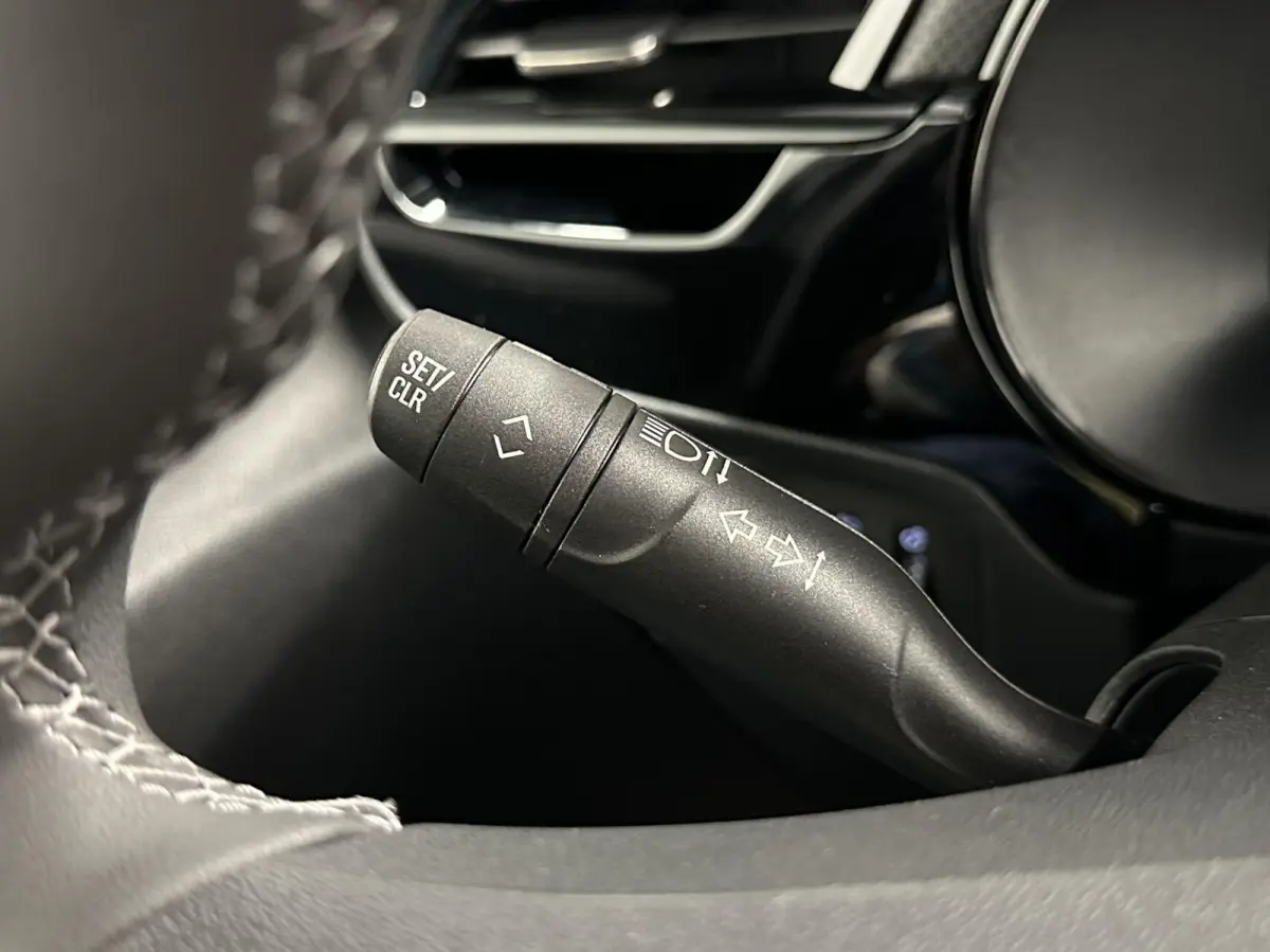 1.2 Turbo Hybrid Edition CAMERA NAVI CARPLAY CRUISE ECC 2500 KM.