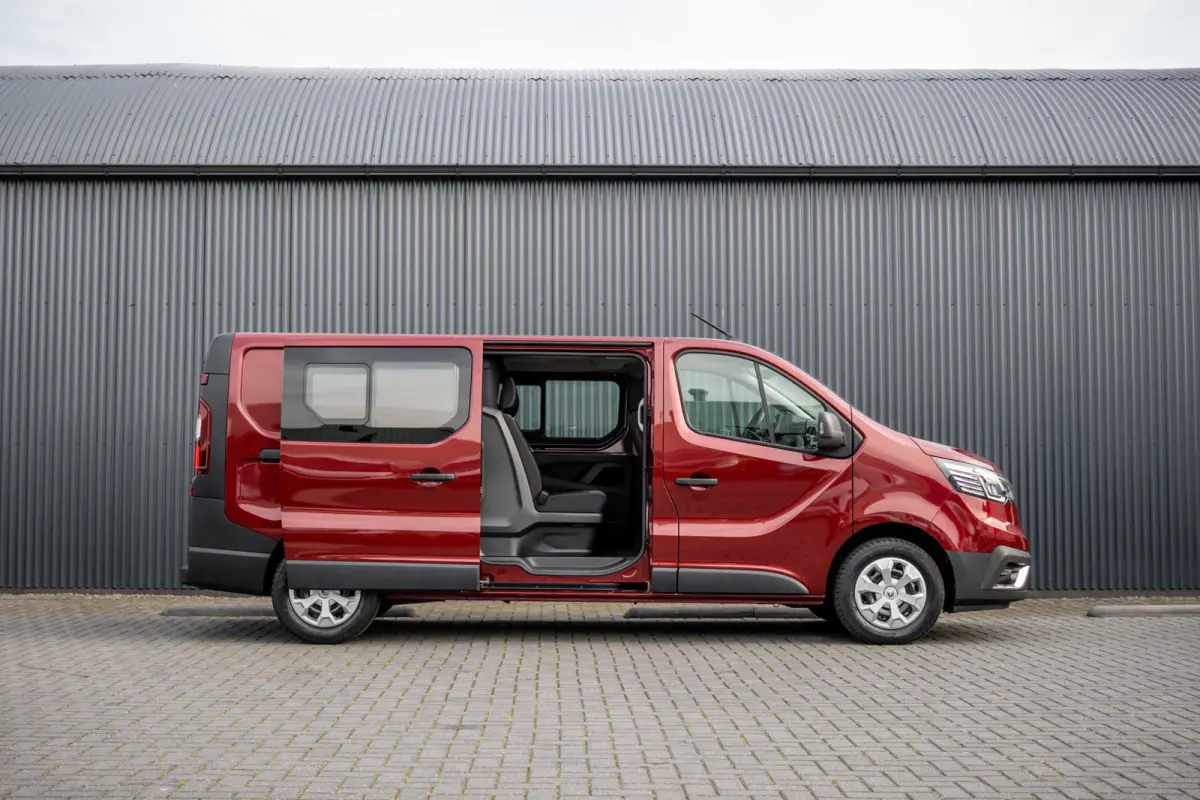2.0 dCi 150 L2H1 | Automaat | 5-Zits | 150 PK | Camera | Cruise | Navi | Airco