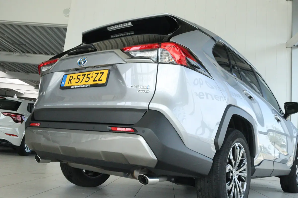 2.5 Hybrid AWD Dynamic | Adapt. Cruise | Camera | Keyless | Navi | Elektr. klep | LED | Carplay |