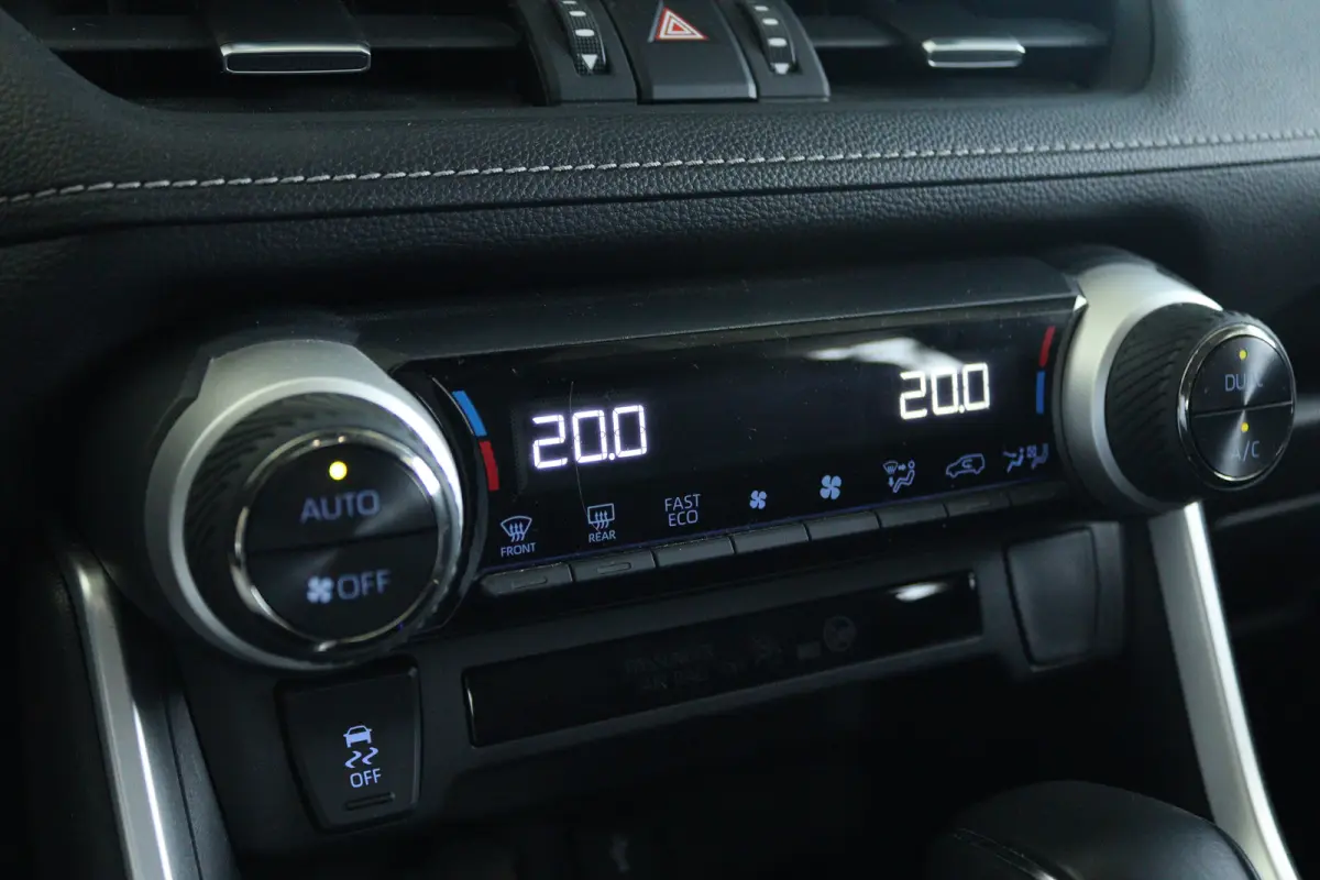 2.5 Hybrid AWD Dynamic | Adapt. Cruise | Camera | Keyless | Navi | Elektr. klep | LED | Carplay |