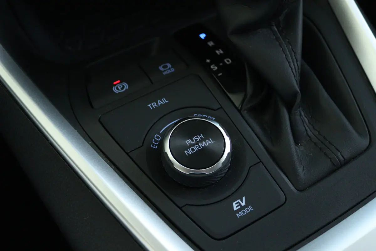 2.5 Hybrid AWD Dynamic | Adapt. Cruise | Camera | Keyless | Navi | Elektr. klep | LED | Carplay |