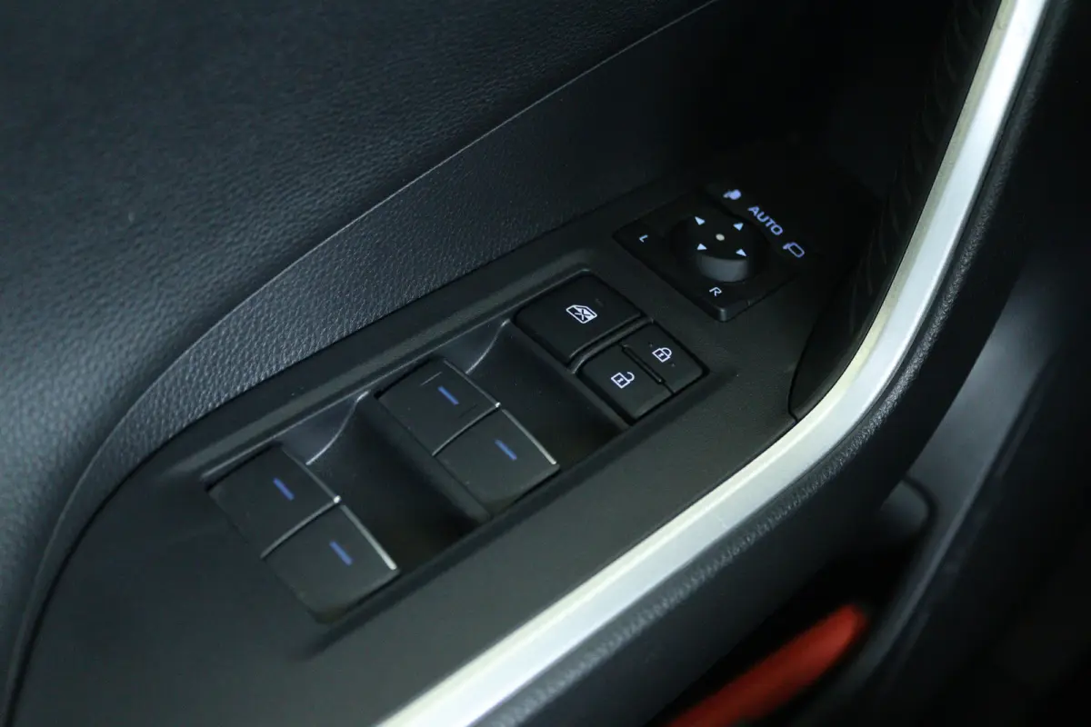 2.5 Hybrid AWD Dynamic | Adapt. Cruise | Camera | Keyless | Navi | Elektr. klep | LED | Carplay |