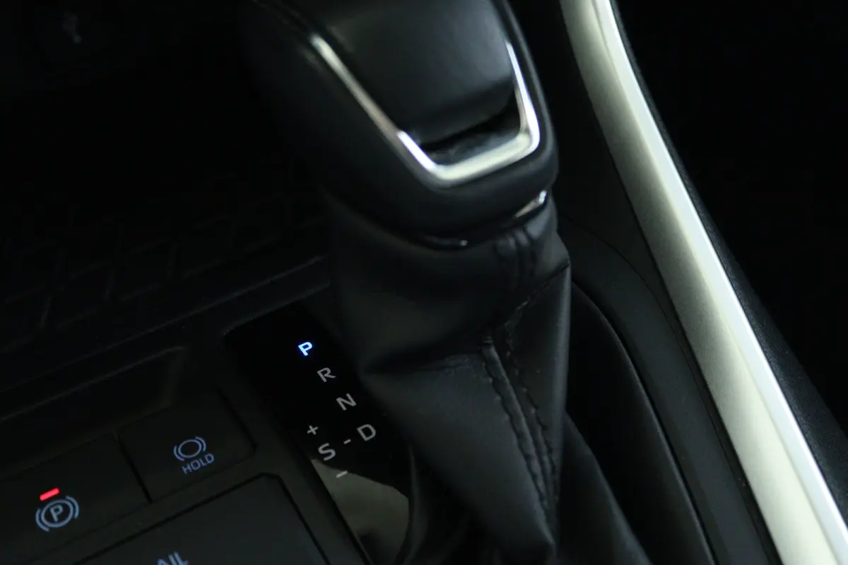 2.5 Hybrid AWD Dynamic | Adapt. Cruise | Camera | Keyless | Navi | Elektr. klep | LED | Carplay |