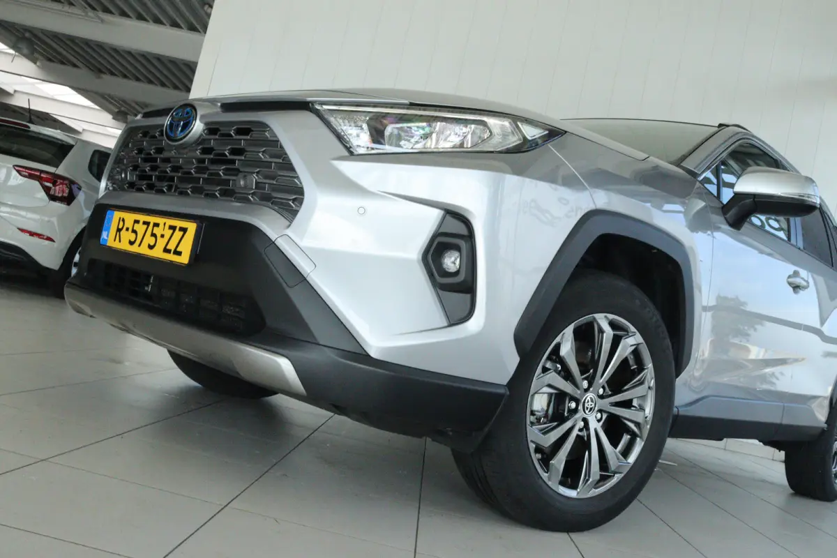 2.5 Hybrid AWD Dynamic | Adapt. Cruise | Camera | Keyless | Navi | Elektr. klep | LED | Carplay |