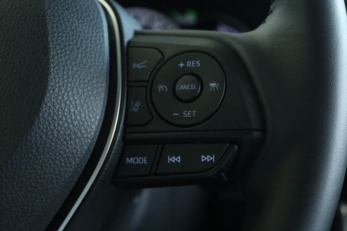 2.5 Hybrid AWD Dynamic | Adapt. Cruise | Camera | Keyless | Navi | Elektr. klep | LED | Carplay |