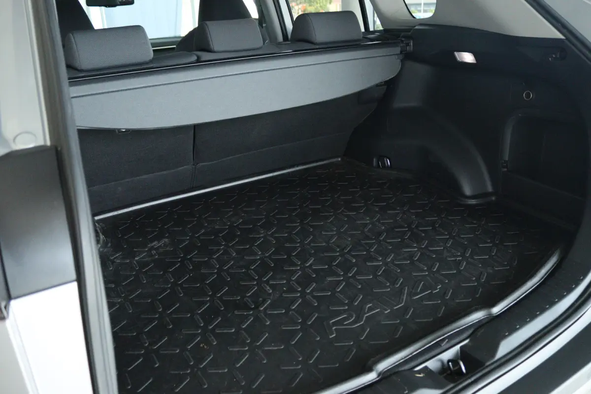 2.5 Hybrid AWD Dynamic | Adapt. Cruise | Camera | Keyless | Navi | Elektr. klep | LED | Carplay |