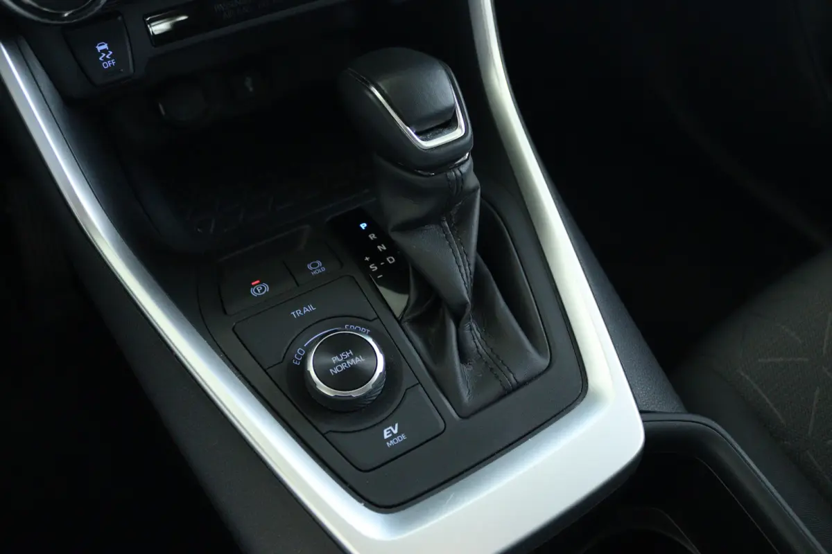 2.5 Hybrid AWD Dynamic | Adapt. Cruise | Camera | Keyless | Navi | Elektr. klep | LED | Carplay |