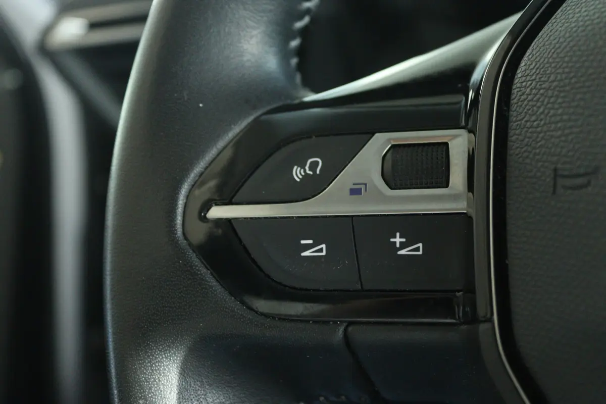 1.2 Turbo Allure | Cruise Control | Camera | Navi | Keyless | LED | Carplay | Climate | i-Cockpit | 17 Inch