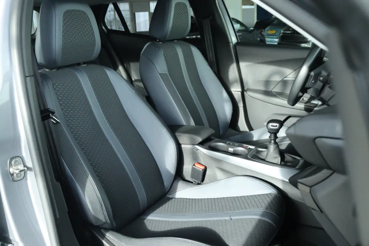 1.2 Turbo Allure | Cruise Control | Camera | Navi | Keyless | LED | Carplay | Climate | i-Cockpit | 17 Inch