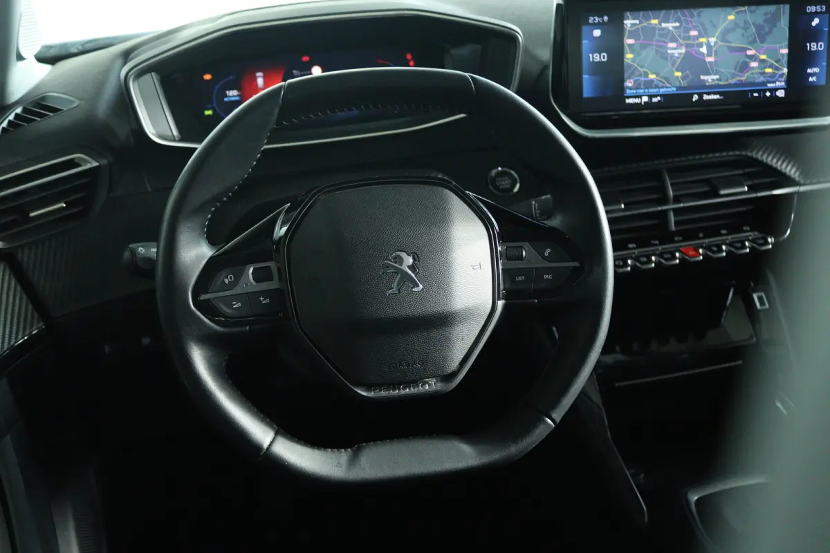 1.2 Turbo Allure | Cruise Control | Camera | Navi | Keyless | LED | Carplay | Climate | i-Cockpit | 17 Inch