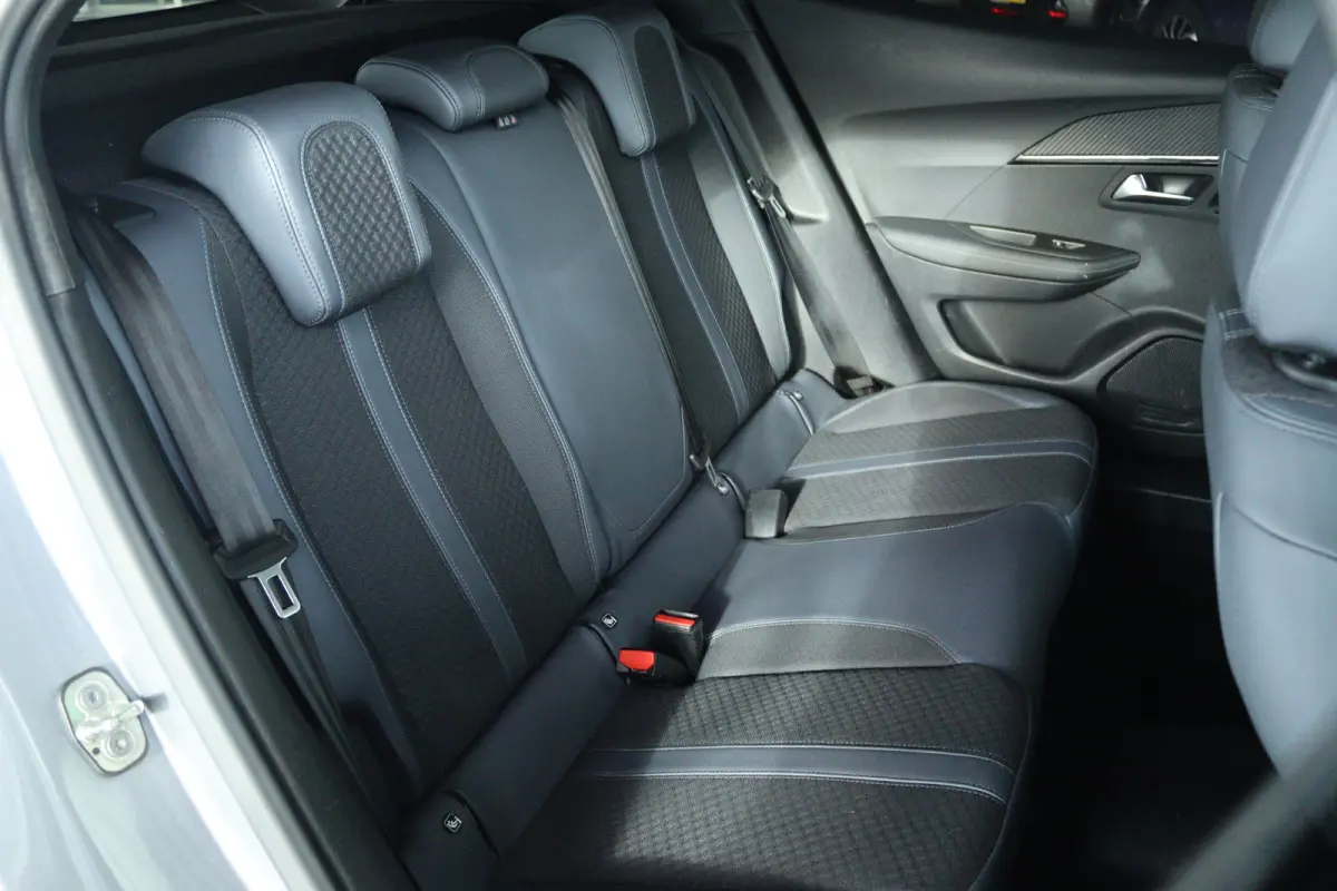1.2 Turbo Allure | Cruise Control | Camera | Navi | Keyless | LED | Carplay | Climate | i-Cockpit | 17 Inch