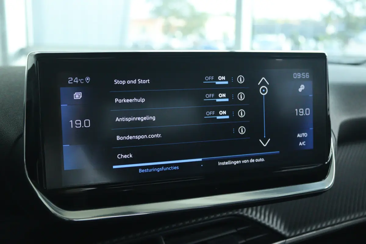 1.2 Turbo Allure | Cruise Control | Camera | Navi | Keyless | LED | Carplay | Climate | i-Cockpit | 17 Inch