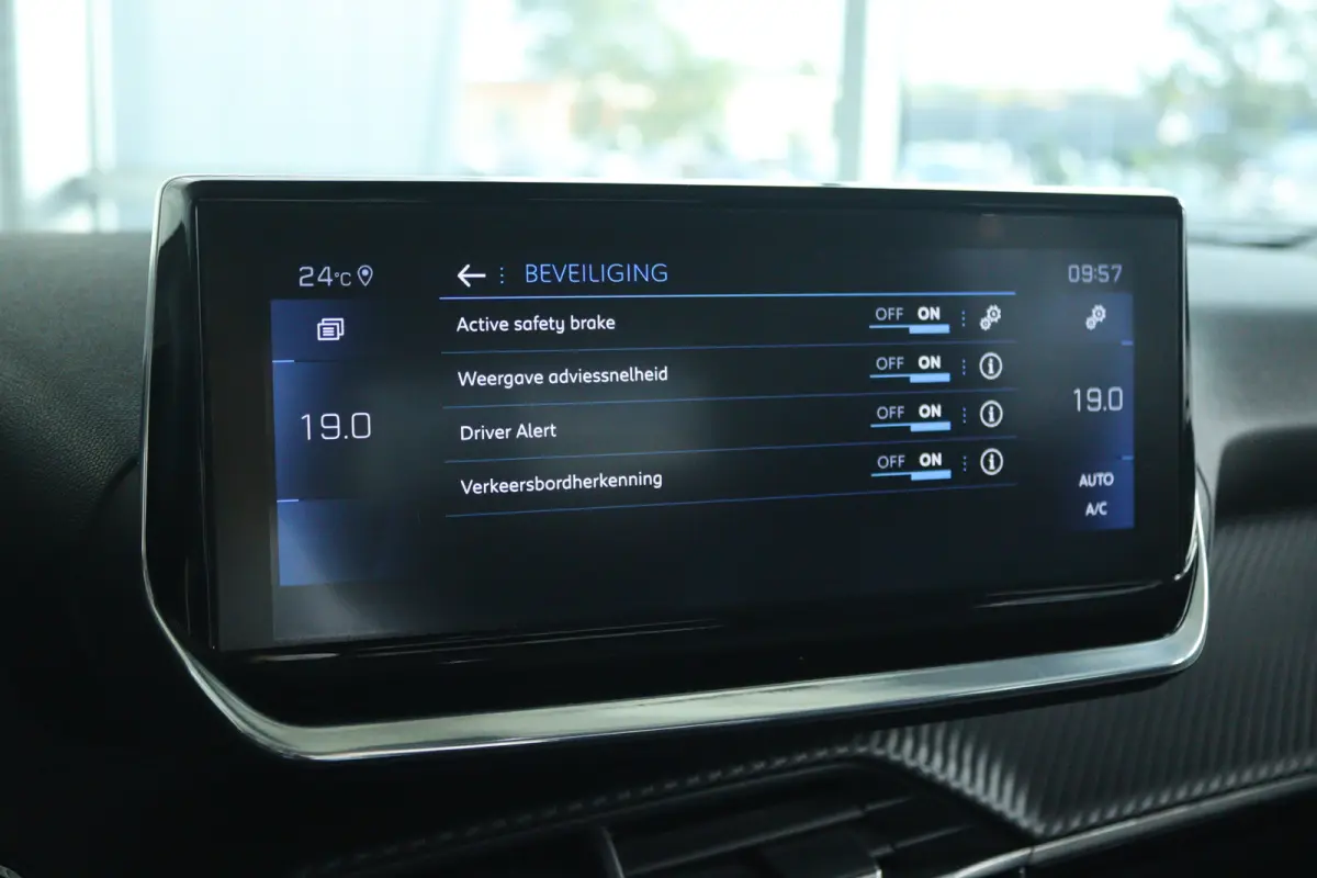 1.2 Turbo Allure | Cruise Control | Camera | Navi | Keyless | LED | Carplay | Climate | i-Cockpit | 17 Inch