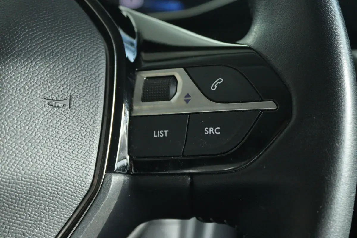 1.2 Turbo Allure | Cruise Control | Camera | Navi | Keyless | LED | Carplay | Climate | i-Cockpit | 17 Inch