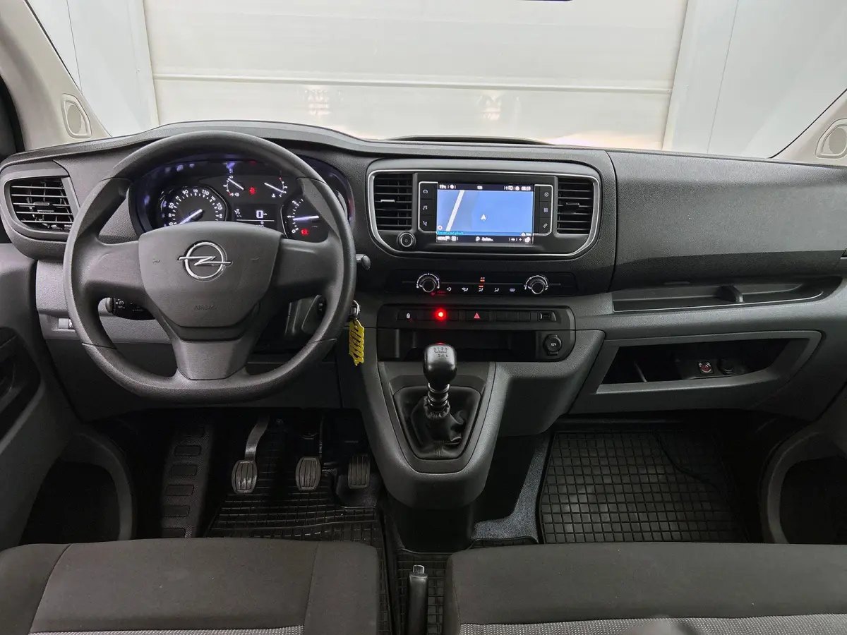 1.5 CDTI L3H1 9persoons PERSONENBUS Prijs is incl. BTW/BPM Navigatie Apple Carplay/ Android Auto Airco Cruise control Radio Parkeersensoren
