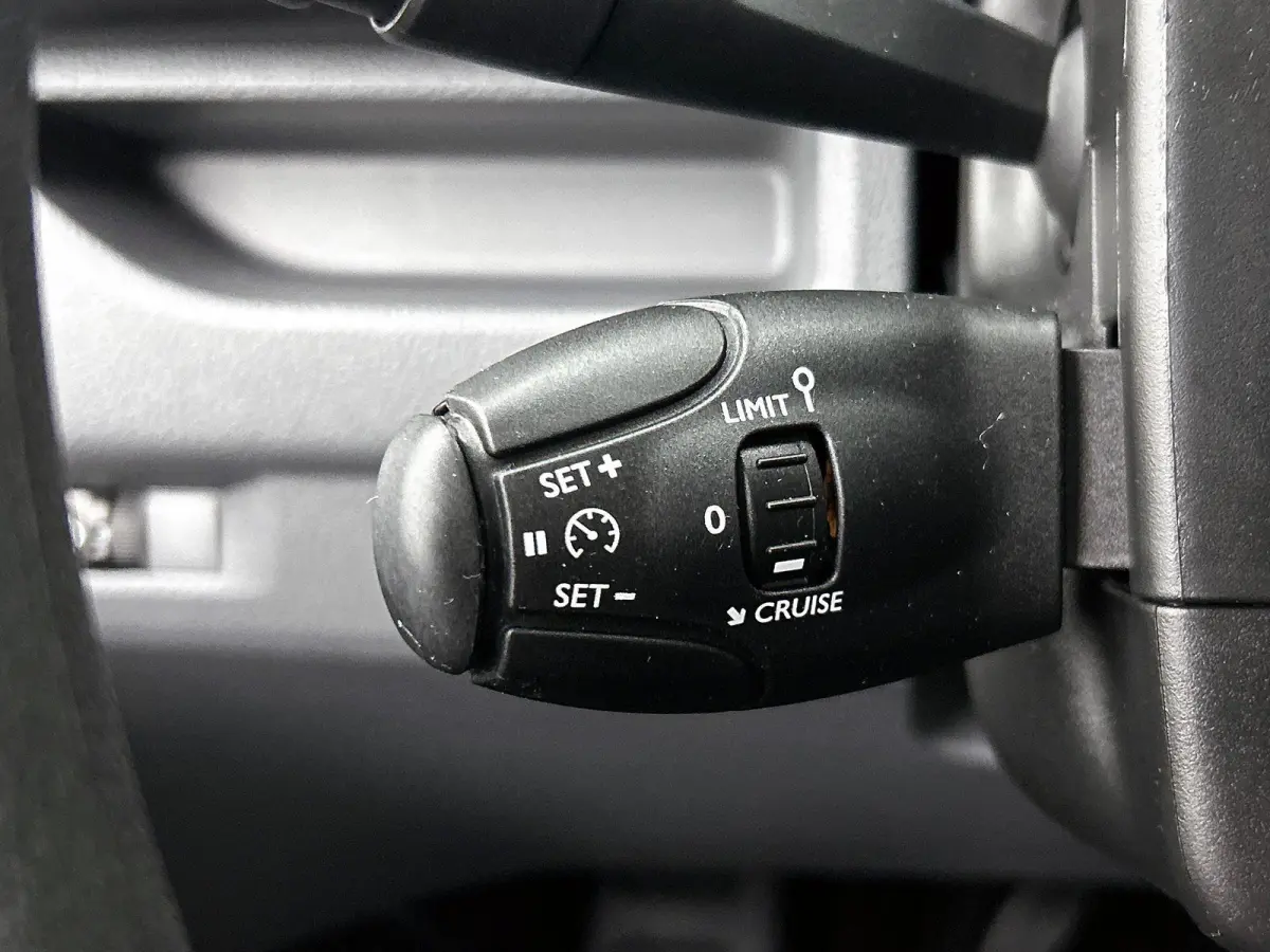 1.5 CDTI L3H1 9persoons PERSONENBUS Prijs is incl. BTW/BPM Navigatie Apple Carplay/ Android Auto Airco Cruise control Radio Parkeersensoren
