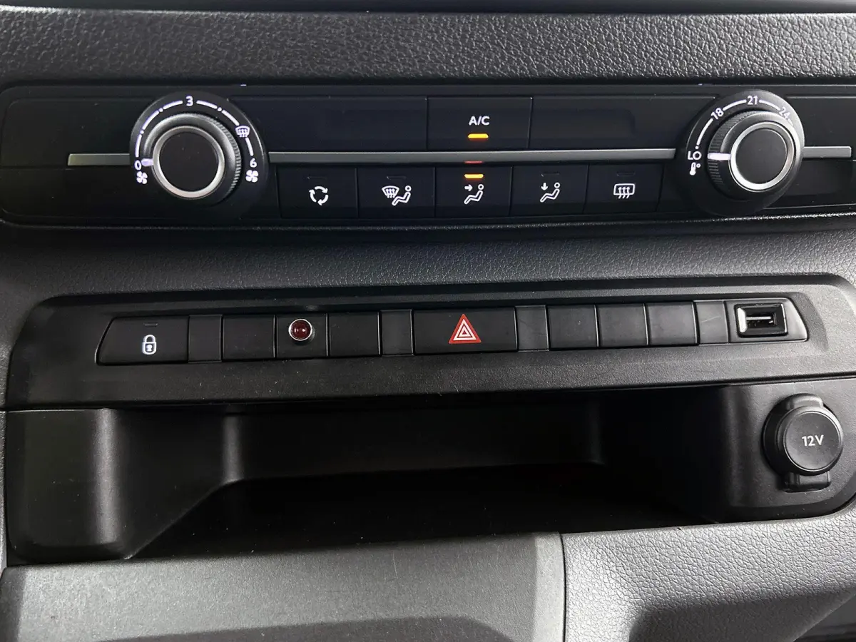 1.5 CDTI L3H1 9persoons PERSONENBUS Prijs is incl. BTW/BPM Navigatie Apple Carplay/ Android Auto Airco Cruise control Radio Parkeersensoren