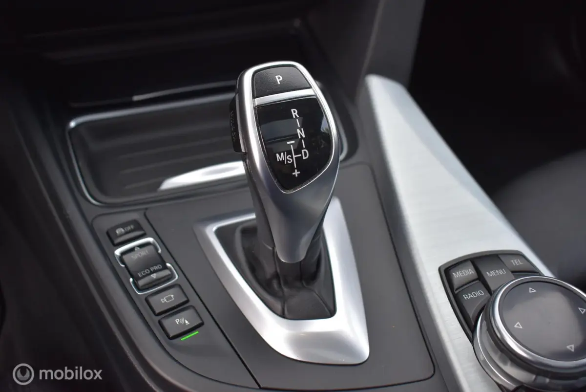 335i xDrive High Executive Panorama HUD Dodehoek ACC Keyless