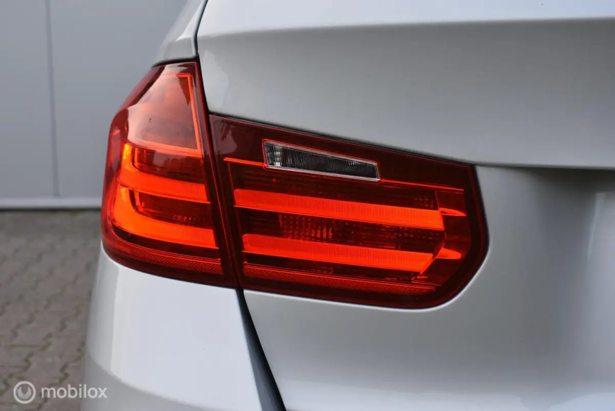 335i xDrive High Executive Panorama HUD Dodehoek ACC Keyless