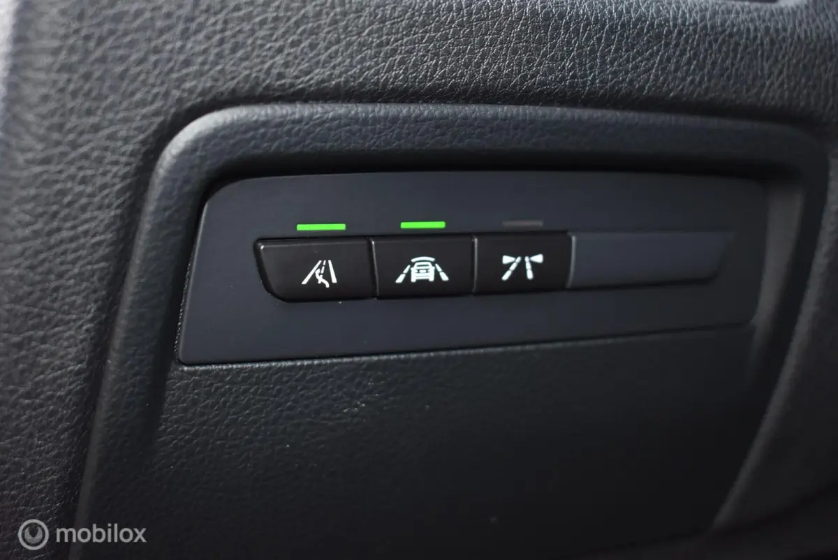335i xDrive High Executive Panorama HUD Dodehoek ACC Keyless