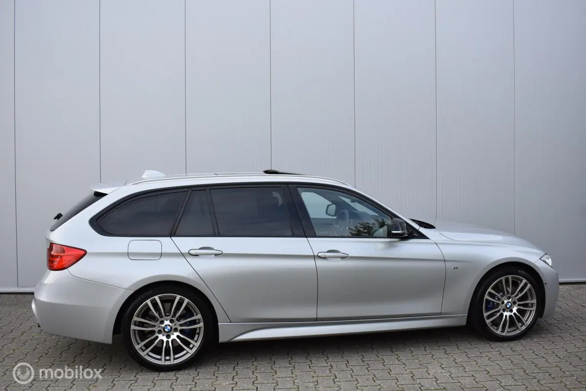 335i xDrive High Executive Panorama HUD Dodehoek ACC Keyless