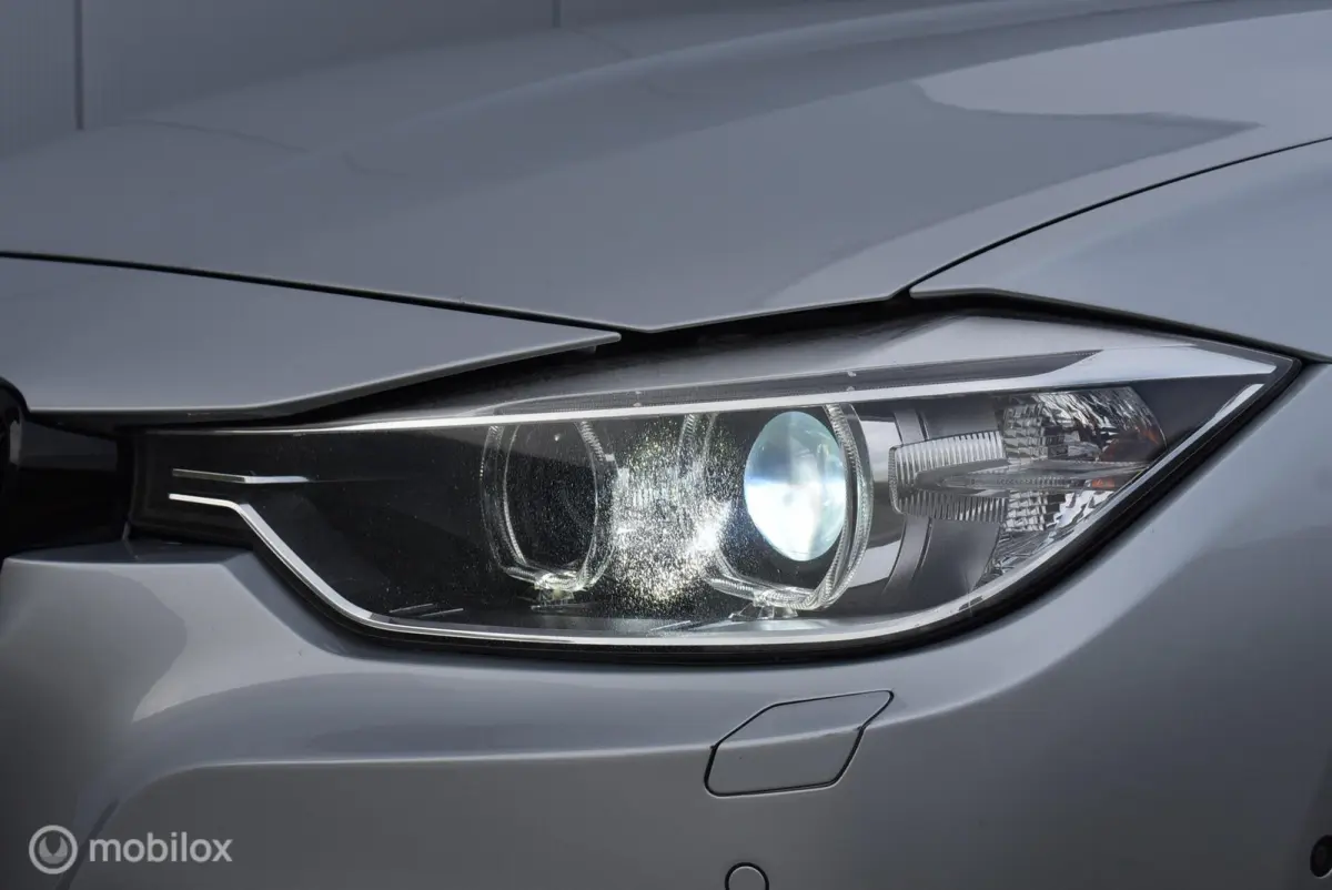 335i xDrive High Executive Panorama HUD Dodehoek ACC Keyless