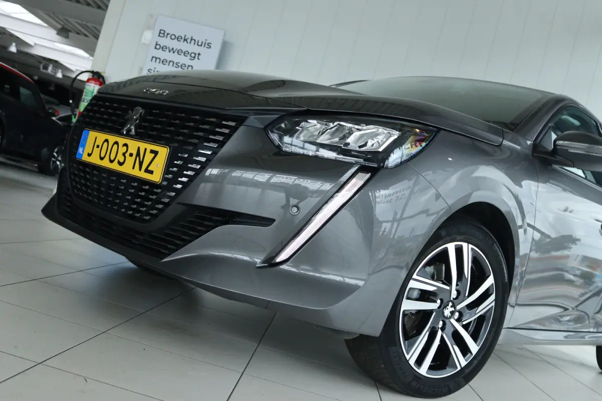 1.2 Turbo Allure | Cruise Control |  Camera | Carplay | Navi | i-Cockpit | LED | Lichtmetaal | Climate