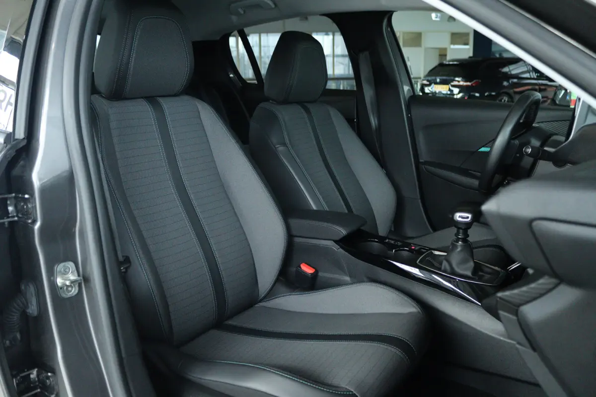 1.2 Turbo Allure | Cruise Control |  Camera | Carplay | Navi | i-Cockpit | LED | Lichtmetaal | Climate