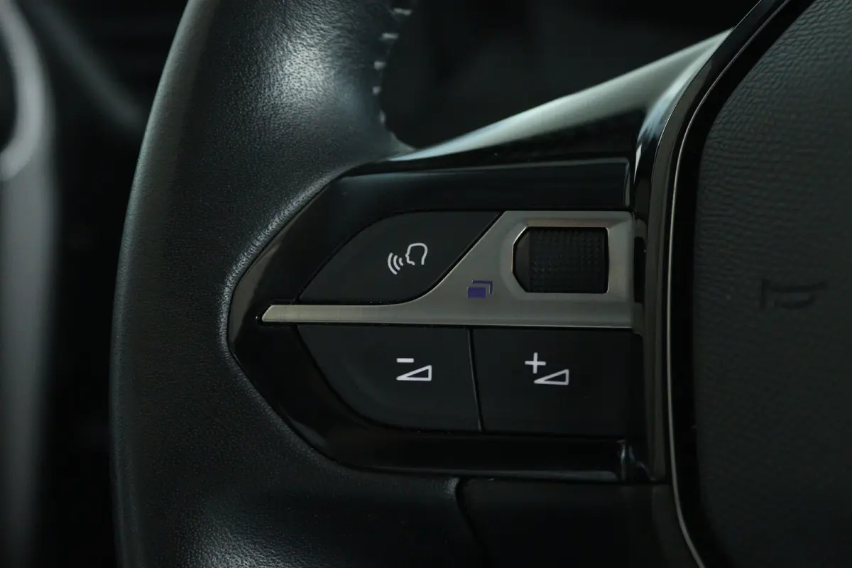 1.2 Turbo Allure | Cruise Control |  Camera | Carplay | Navi | i-Cockpit | LED | Lichtmetaal | Climate