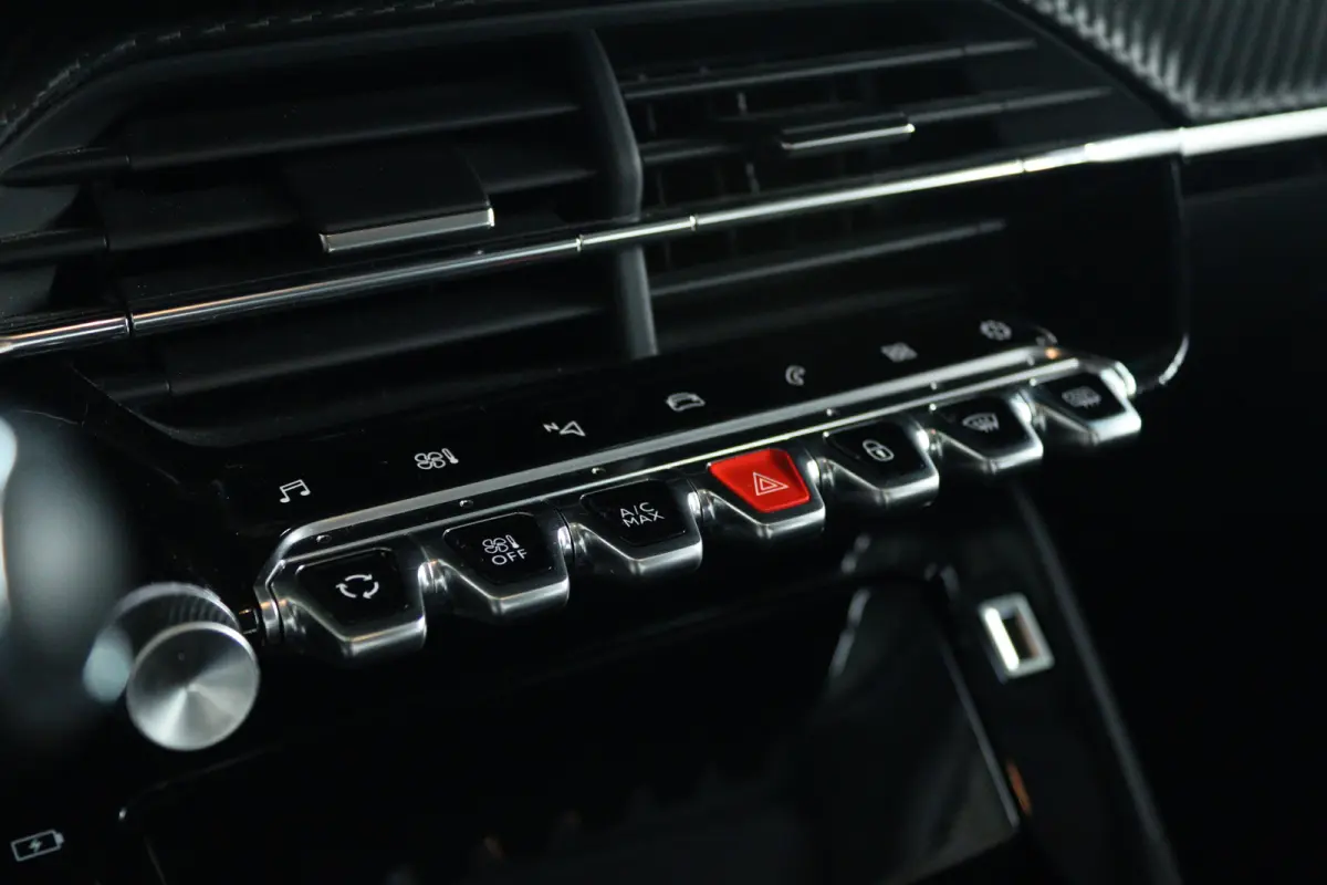 1.2 Turbo Allure | Cruise Control |  Camera | Carplay | Navi | i-Cockpit | LED | Lichtmetaal | Climate