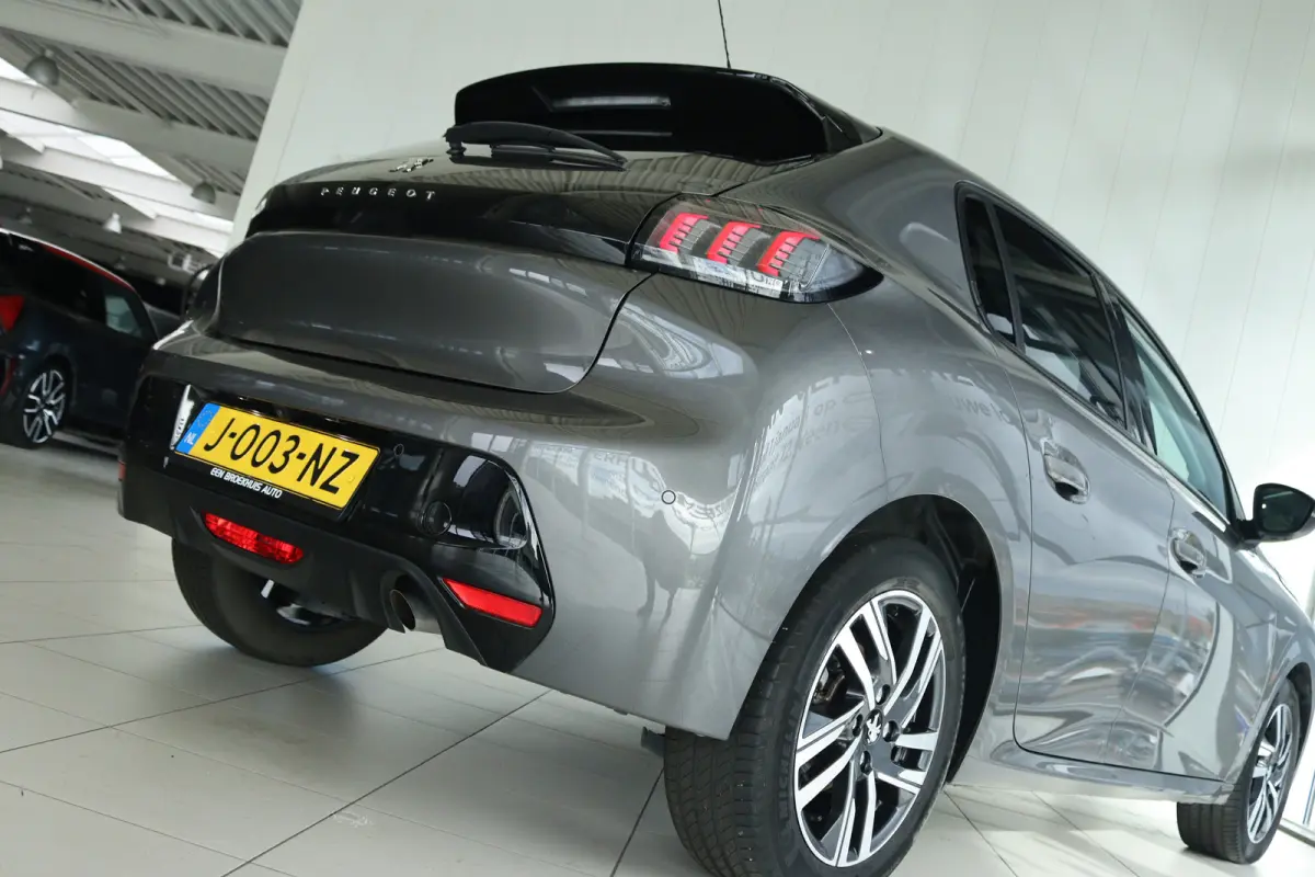 1.2 Turbo Allure | Cruise Control |  Camera | Carplay | Navi | i-Cockpit | LED | Lichtmetaal | Climate