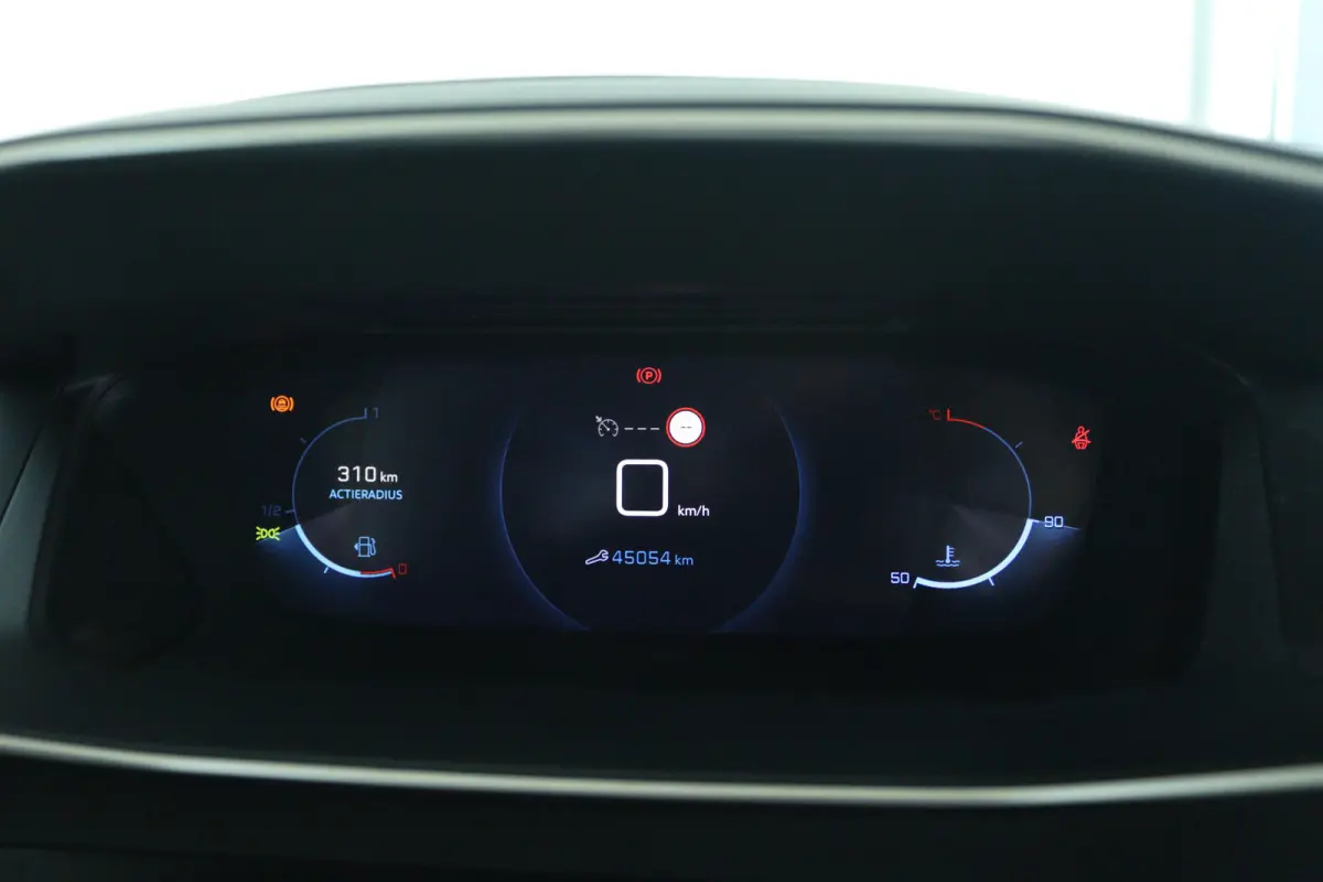 1.2 Turbo Allure | Cruise Control |  Camera | Carplay | Navi | i-Cockpit | LED | Lichtmetaal | Climate