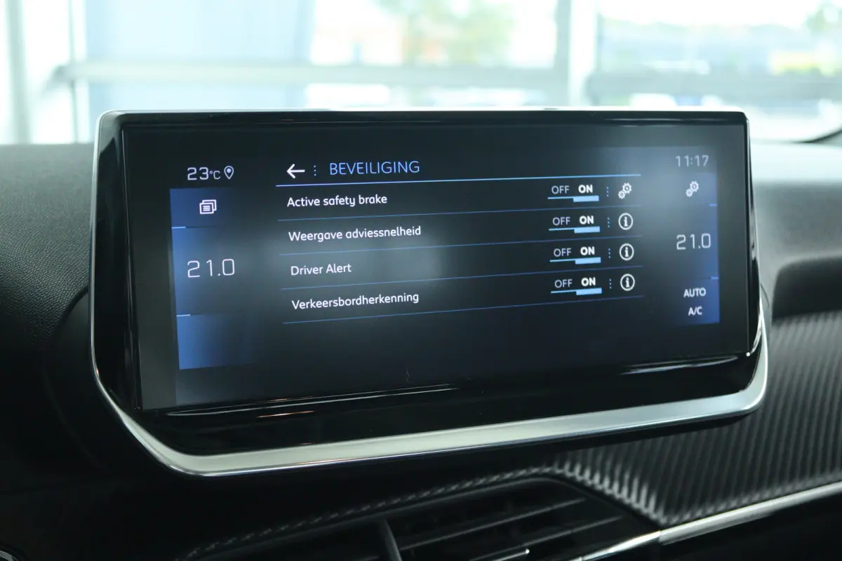 1.2 Turbo Allure | Cruise Control |  Camera | Carplay | Navi | i-Cockpit | LED | Lichtmetaal | Climate