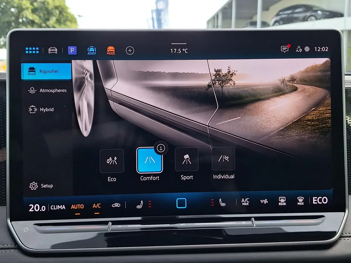 1.5 eHybrid Life Edition (Trekhaak,Camera,Navi)