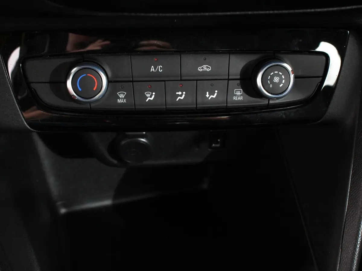 1.2 Edition Navigatie Apple Carplay/Android Auto Airco Camera Parkeer sensoren Cruise Control Lichtmetalen Velgen
